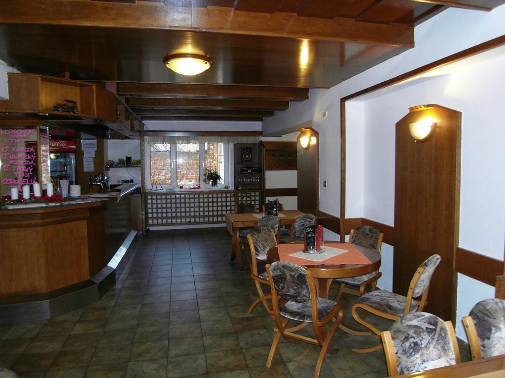 Penzion A Restaurace U Veterana Frenštát pod Radhoštěm Buitenkant foto