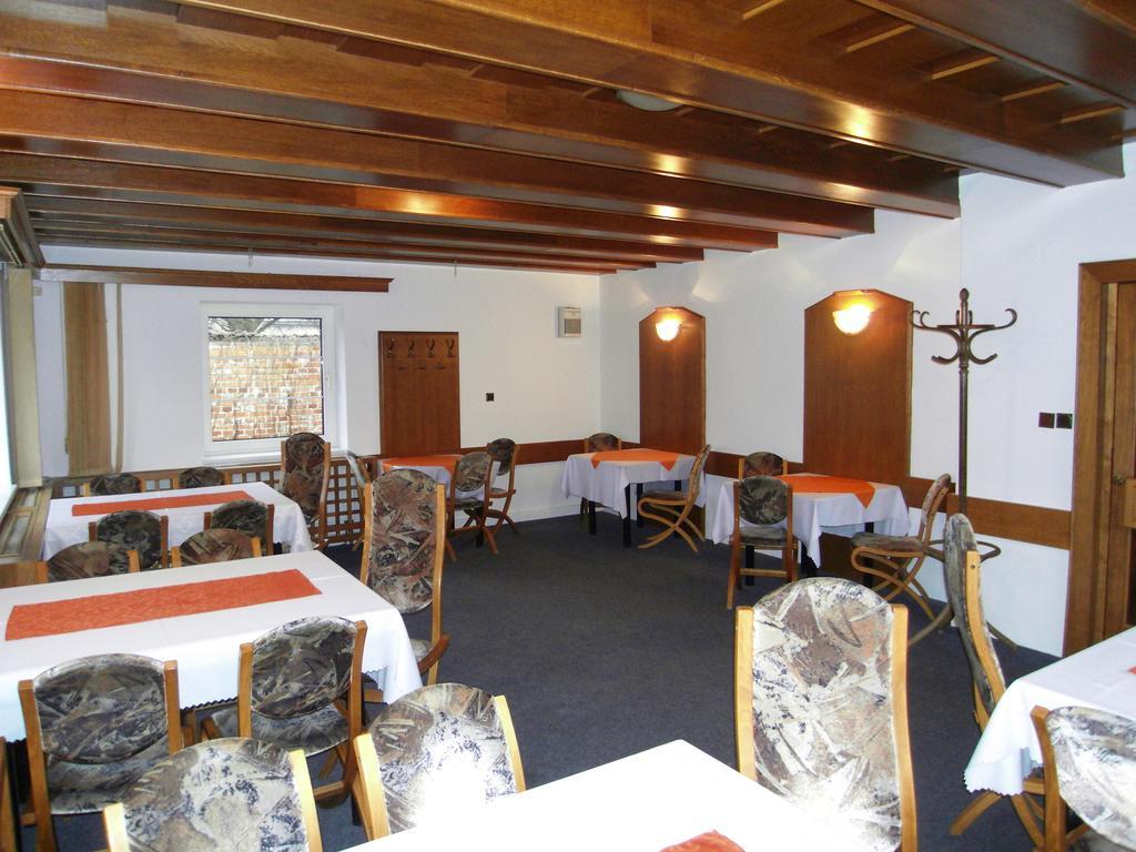 Penzion A Restaurace U Veterana Frenštát pod Radhoštěm Buitenkant foto