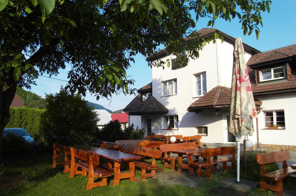 Penzion A Restaurace U Veterana Frenštát pod Radhoštěm Buitenkant foto